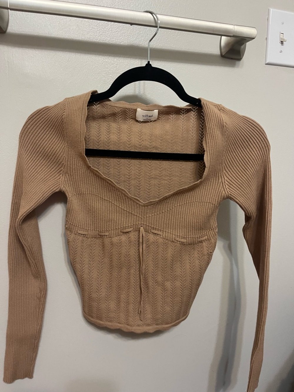 Aritzia Wilfred Beige Knit Long Sleeve Crop Top